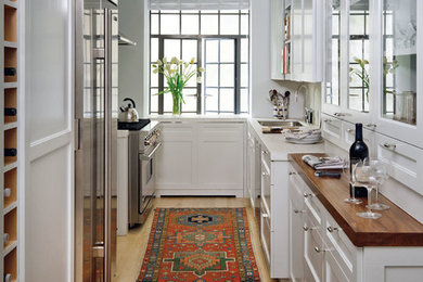 Trendy kitchen photo in New York