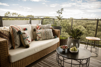 Balcony - mid-sized transitional balcony idea in Brisbane