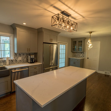 Transitional Kitchen with Marble | Northbrook, IL