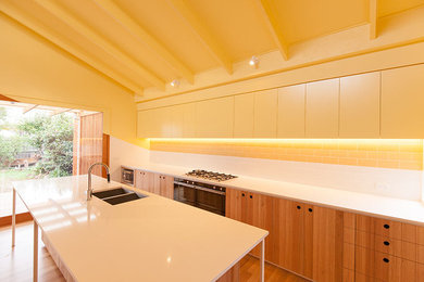 Modern kitchen in Geelong with with island.