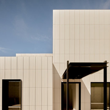 LeGoHouSe. Marquesina de acceso.