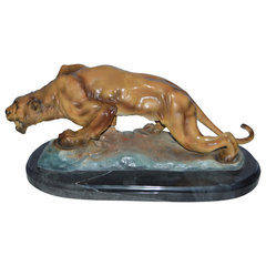 Right Regal Lion of Grisham Manor Statue - Traditional - Garden