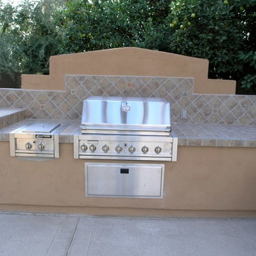 Outdoor Kitchens & BBQs