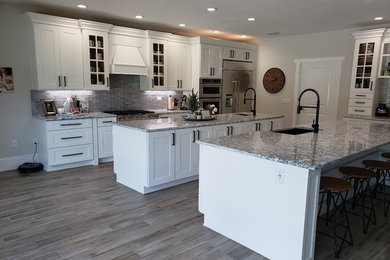 Example of a kitchen design in Orlando