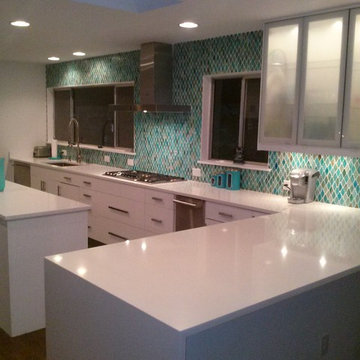 COMPAC Absolut Blanc Countertops