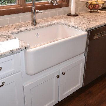 Large U-shaped kitchen and 1st floor remodel in Thornton PA
