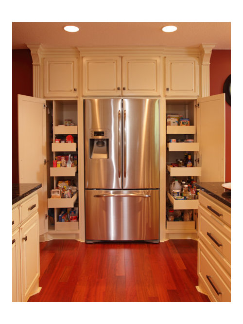 Narrow Pantry Houzz   4cd1e3c00f1646ea 5887 W500 H666 B0 P0   