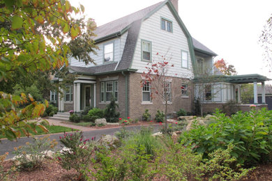 Exterior home photo in Columbus
