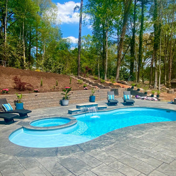 I 30S Fiberglass Pool/Spa Combo