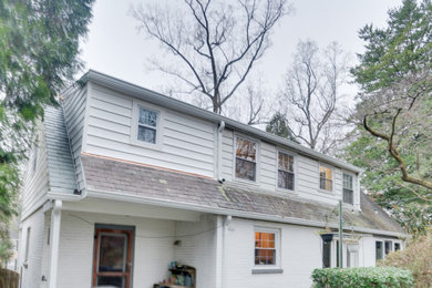 Example of an arts and crafts home design design in Other
