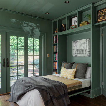 A Murphy Bed Turns this Parlor into a Guest Retreat