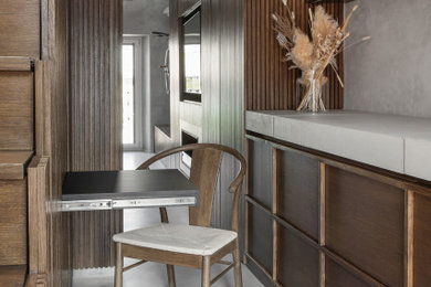 Esempio di una piccola cucina lineare scandinava chiusa con ante in legno bruno, top in cemento, paraspruzzi grigio, nessuna isola, pavimento grigio, top grigio e pavimento in cemento