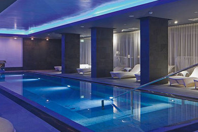 Moderner Pool in Sonstige