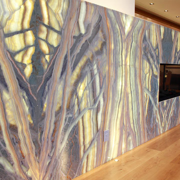 Lighted Onyx Double-sided Fireplace