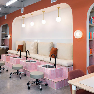 Arco Blow Dry & Nail Bar