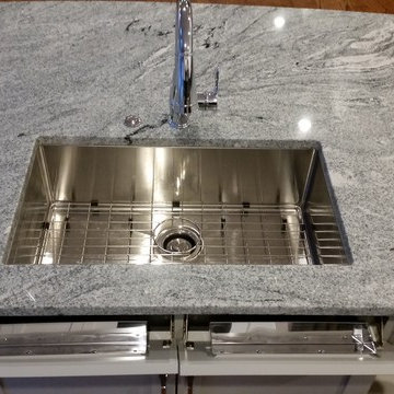 Omega Plainfield White Shaker & Dove Grey Island Dream Kitchen - Walpole