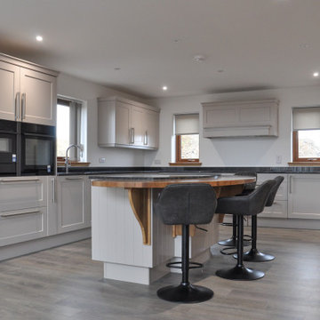 Cream & Grey Shaker Kitchen with Oak Breakfast Bar