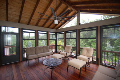 Design ideas for a traditional sunroom in St Louis.
