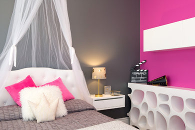 Example of a minimalist home design design in Orange County