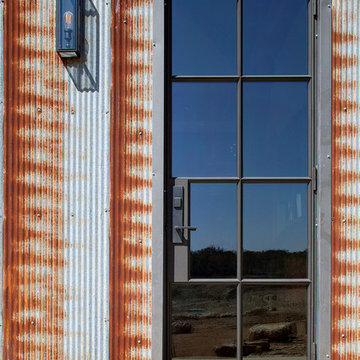 PARTY BARN