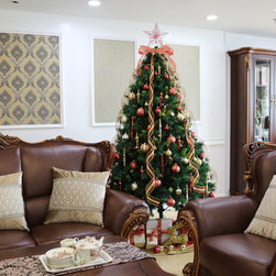 Decorate Christmas with Red and Gold Luxury Collection Ball Ornaments - Christmas Ornaments