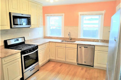 Inspiration for a modern kitchen remodel in Boston