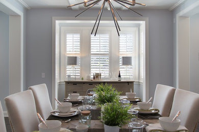 Dining room - contemporary dining room idea in Tampa