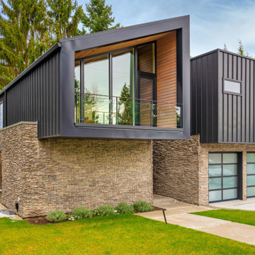 Matching glass with metal design