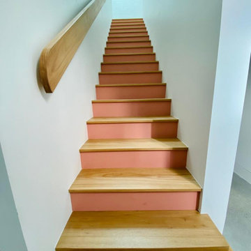Maroubra Duplex - Blackbutt stair with pink risers