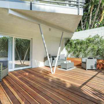 Huge patio, cozy sofa set
