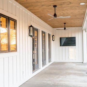 Luxury Modern Farmhouse in Town & Country, MO