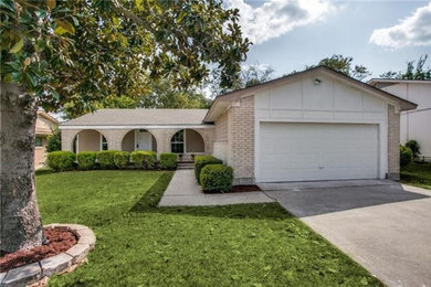 Example of an exterior home design in Austin