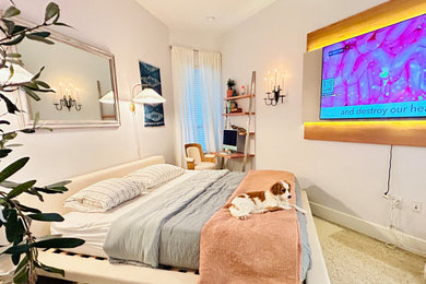 Bedroom - contemporary bedroom idea in Dallas