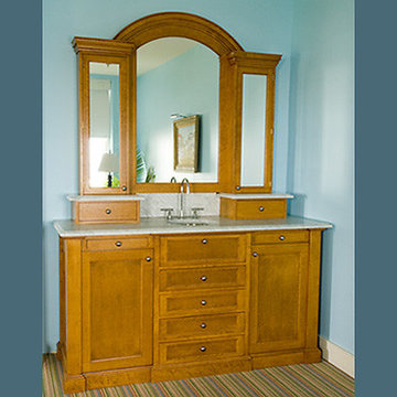 Vanity/Wet Bar in Birds Eye Maple