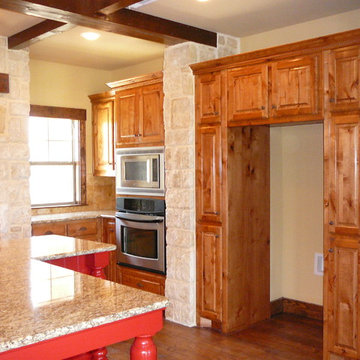 Train Custom Homes-Pictures of Custom Kitchens in Custom Homes.