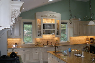 Kitchen photo in New York