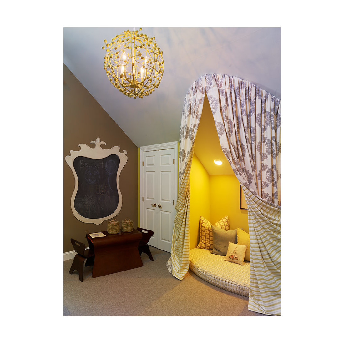 Tented play nook