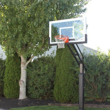 Jay H's Pro Dunk Gold Basketball System on a 30x25 in Hainesport, NJ