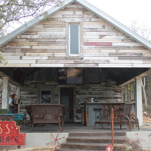 Home design - cottage home design idea in Dallas