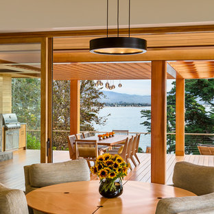 サンルイスオビスポのトロピカルスタイルのLDKの画像 (ベージュの壁)