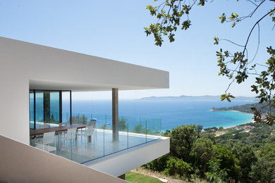 Cette photo montre une terrasse moderne.