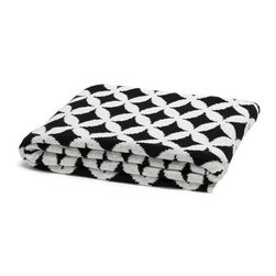 Eco Reversible Trellis Throw-Black/Milk - Products