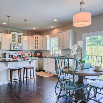 Kitchen & Breakfast Area
