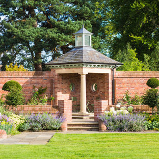 This is an example of a classic garden in Manchester.