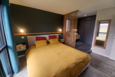 サンテティエンヌにある北欧スタイルのおしゃれな寝室のインテリア
