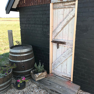 Barn Doors, in North Woodend