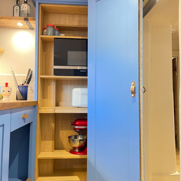 bi-fold cupboard door