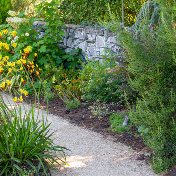 Roundhill Entrance