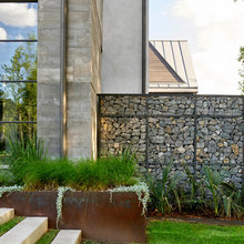 1600 Front Yard