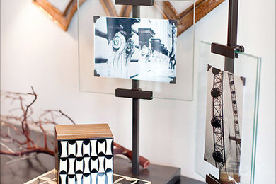 Example of an eclectic entryway design in Charlotte